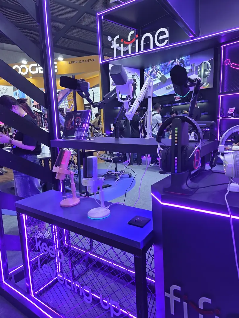 Estande Fifine microfones e eletrônicos na Canton Fair 2025 — Fase 1