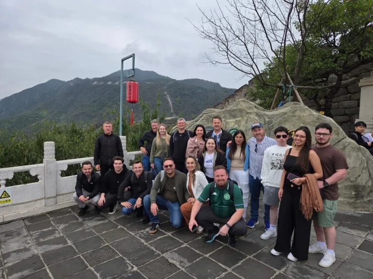 Grupo na Grande Muralha da China